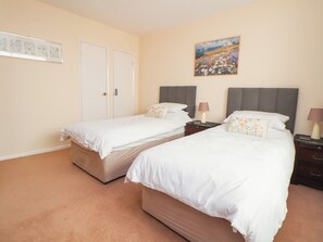 Cottage | 4 bedrooms, individually decorated, individually furnished, free WiFi - Bryn Bach (Colwyn Bay)
