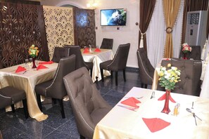 Restaurant - Plot 400 Luxury Apartments (Abuja)