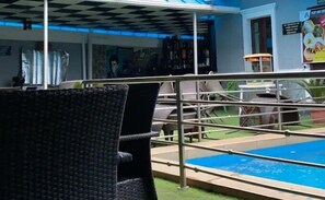 Swim-up bar - Plot 400 Luxury Apartments (Abuja)