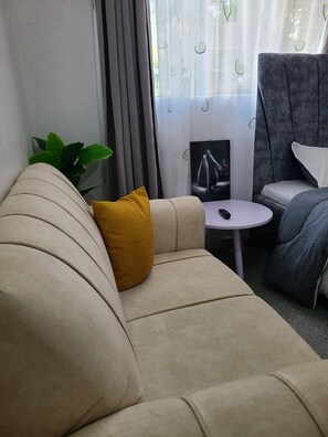 Interior - Sarah'ssleekstays (Voi)