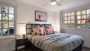 2 chambres, fer et planche à repasser, Wi-Fi, draps fournis