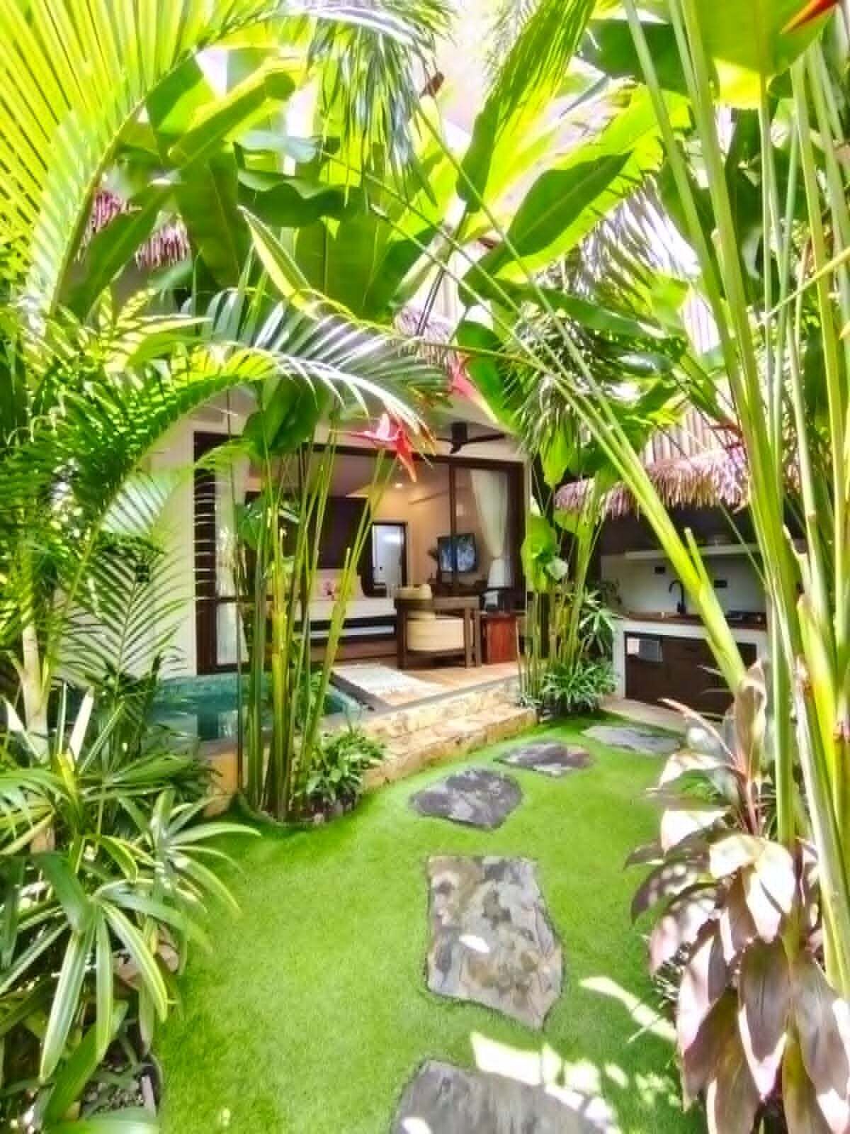 Villa, 1 King Bed, Pool Access, Garden View