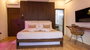 Villa Deluxe - utsikt mot trÀdgÄrden | 1 sovrum, vÀrdeförvaringsskÄp pÄ rummet och skrivbord