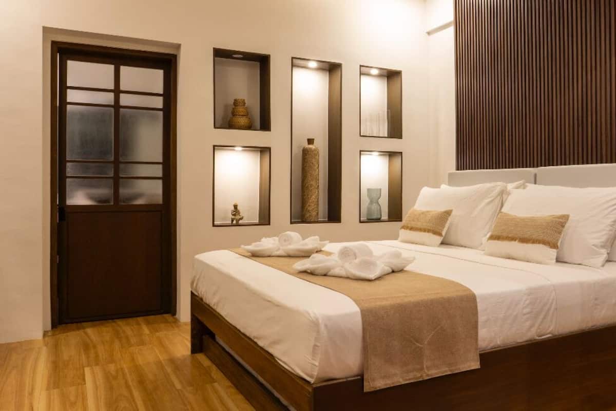 Deluxe Villa, Partial Sea View | 1 bedroom, in-room safe, desk, laptop workspace