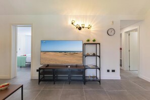 3 chambres, fer et planche à repasser, Wi-Fi gratuit, draps fournis
