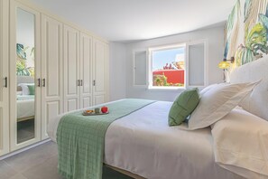 3 chambres, fer et planche à repasser, Wi-Fi gratuit, draps fournis
