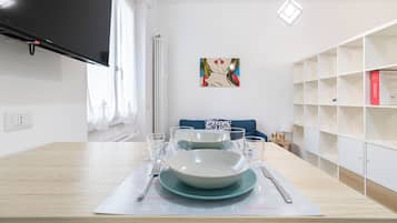 Studio (0 Bedroom) | Living area