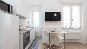 Studio (0 Bedroom) | Private kitchen - Italianway - Cambiasi 8 (Milan)