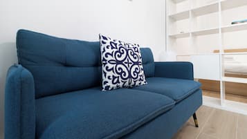 Studio (0 Bedroom) | Living area
