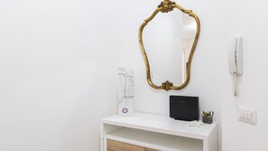 Studio (0 Bedroom) | Living area