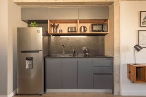 Superior Apartment, Balcony, City View | Private kitchen | Microwave, stovetop, coffee/tea maker, electric kettle - Local Stunning Gem in heart Palermo P6C (Buenos Aires)