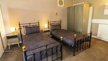 1 bedroom, individually decorated, individually furnished, free WiFi