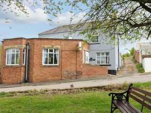 Exterior - Newfield Apartment (Bishop Auckland)