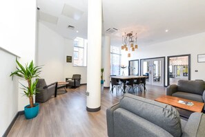 Lobby sitting area - Student Only Swanston House (Belfast)