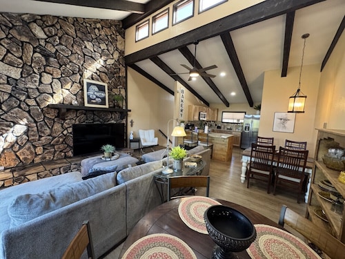 Newly Renovated 5 bedroom Condo in Ruidoso
