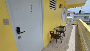 Habitación cuádruple superior | Cortinas opacas, wifi gratis, ropa de cama