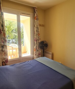 1 bedroom, iron/ironing board, bed sheets