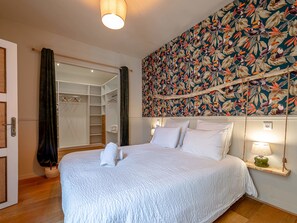 2 sovrum, strykjärn/strykbräda, wi-fi och sängkläder