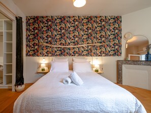 2 dormitorios, tabla de planchar con plancha, wifi y ropa de cama