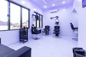 Hair salon - Askamaya Hotel and Suites (Lekki)