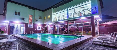 Façade de l’hébergement - soirée/nuit