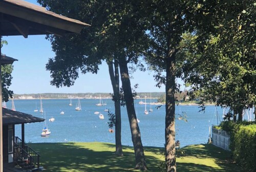 Chic 1 bedroom water view apt. with pool for summer and beyond