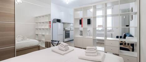 Iron/ironing board, free WiFi, bed sheets
