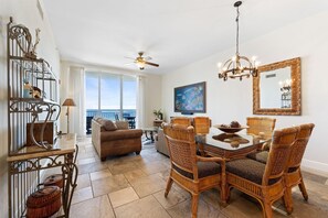 Apartamento, varias camas (Spanish Key 306) | Zona de estar