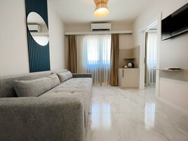 Camera Junior, balcone | Biancheria da letto di alta qualità, Wi-Fi gratuito