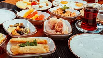 Daily English breakfast (EUR 10 per person)