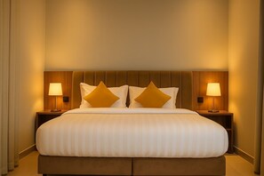 经典客房 | 埃及棉床单、高档床上用品、加厚床垫、遮光窗帘