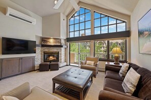 TV - Saint James Place 423 (Beaver Creek)