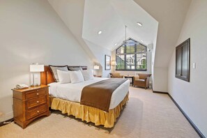 2 bedrooms, travel cot, WiFi, bed sheets