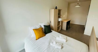 We Live In R - Suite 403