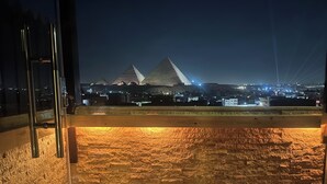 ملاءات من القطن المصري وأغطية فراش متميزة وألحفة محشوة بالريش