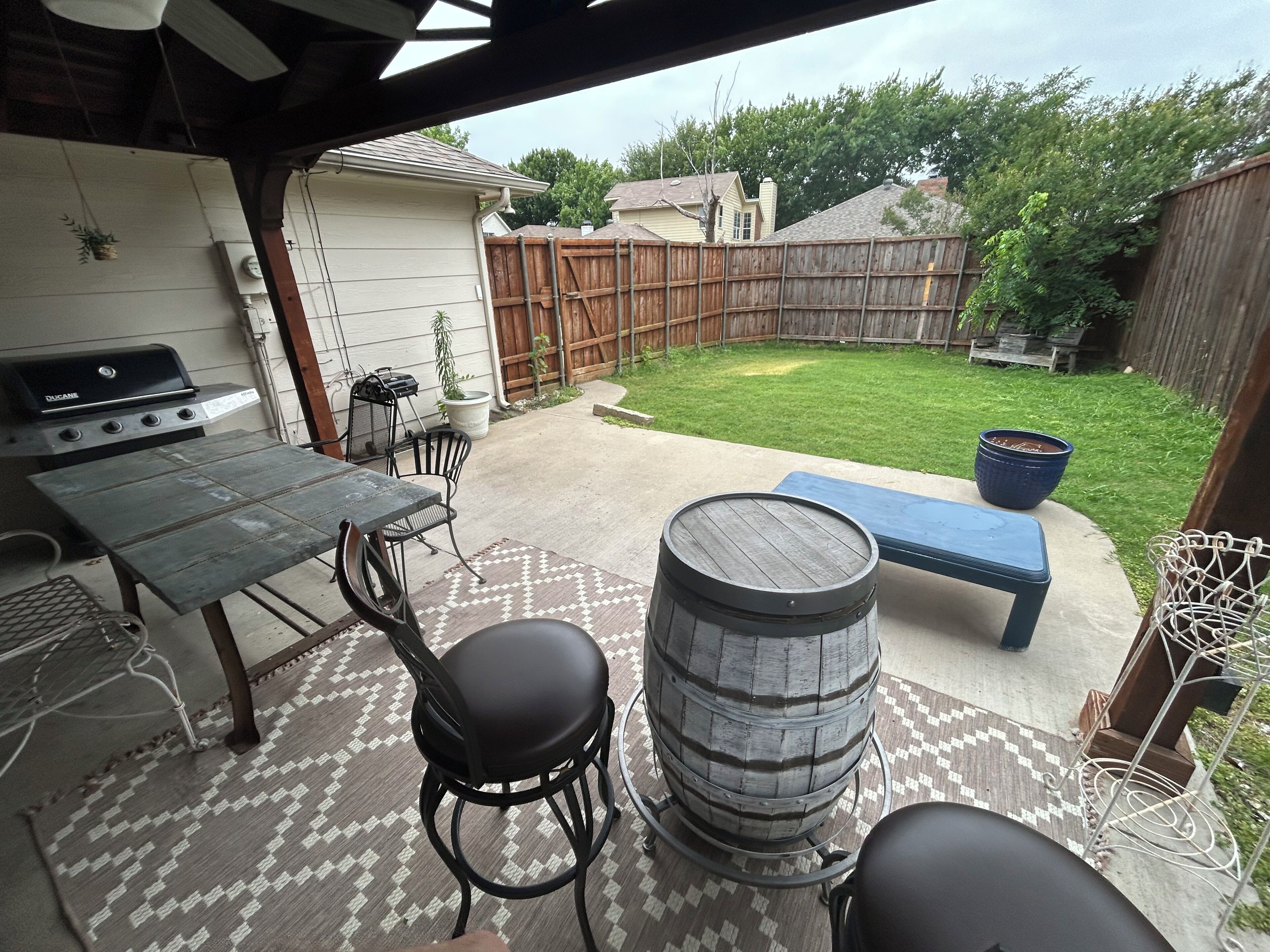 Outdoor dining