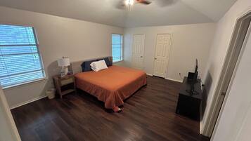 3 Schlafzimmer, Bügeleisen/Bügelbrett, WLAN, Bettwäsche