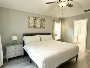 4 chambres, fer et planche à repasser, accès au Wi-Fi (inclus)