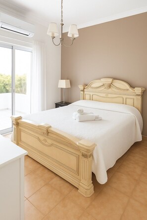 3 soverom, skrivebord, strykejern/-brett og wi-fi (inkludert)