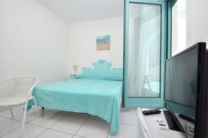 3 bedrooms, iron/ironing board