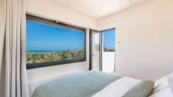 4 bedrooms, iron/ironing board, WiFi