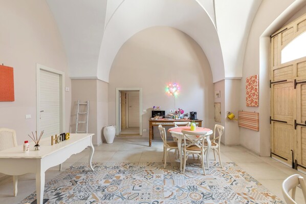 Dining - D.Home B&B - Camera matrimoniale (Oria)