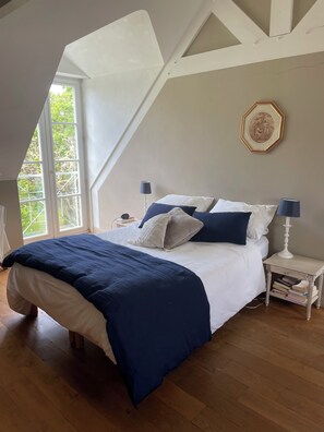 6 chambres, fer et planche à repasser, Wi-Fi