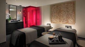 Ruang perawatan pasangan, sauna, aromaterapi, dan pijat