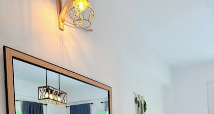 Marine's Apartments