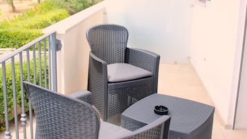 Camera Deluxe, vista giardino | Terrazza/patio