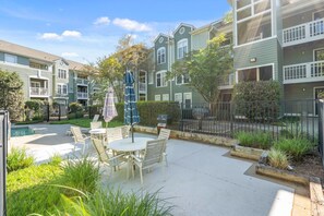 Outdoor dining - Glenwood Gable- near downtown Raleigh (Raleigh)