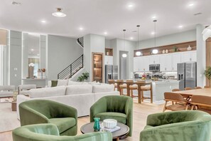 Interior - 15 Bedrooms / 16.5 Bathrooms / Sonoma (4081 SB) (Kissimmee)