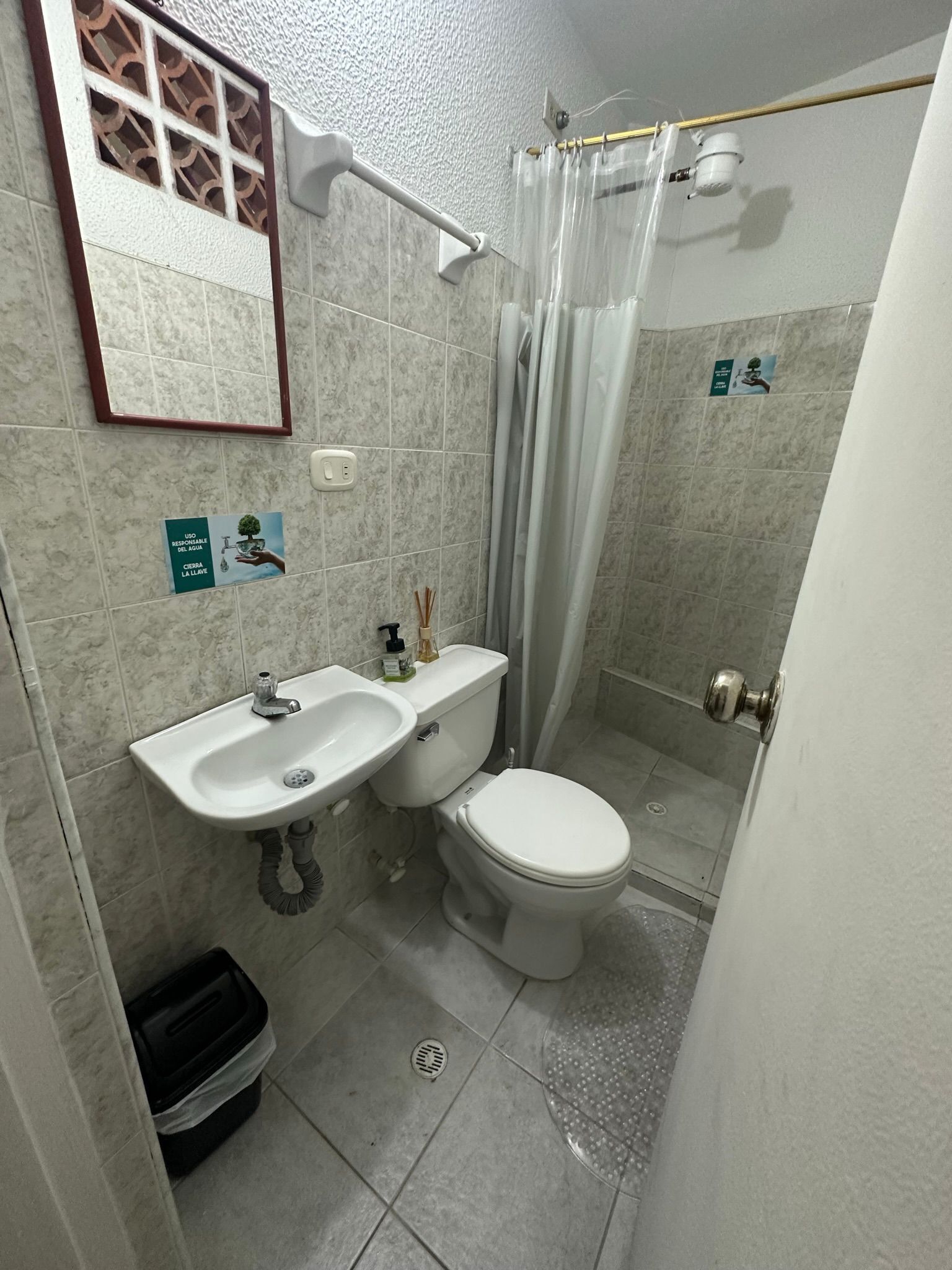 Room | Bathroom | Shower, towels, soap, toilet paper