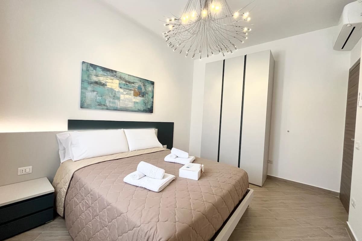 Villa Mareluna | 2 bedrooms, in-room safe, iron/ironing board